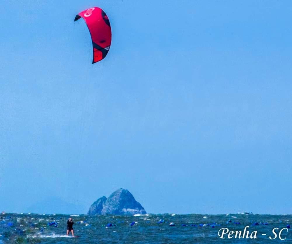 Suites A 100M Da Praia E 800M Do Beto Carrero 佩尼亚 外观 照片