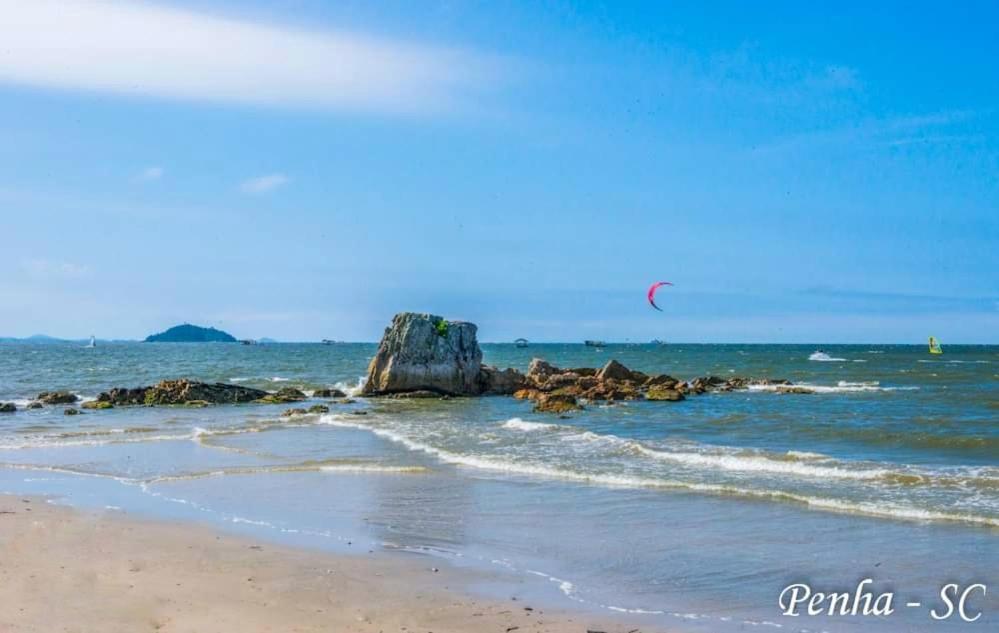 Suites A 100M Da Praia E 800M Do Beto Carrero 佩尼亚 外观 照片